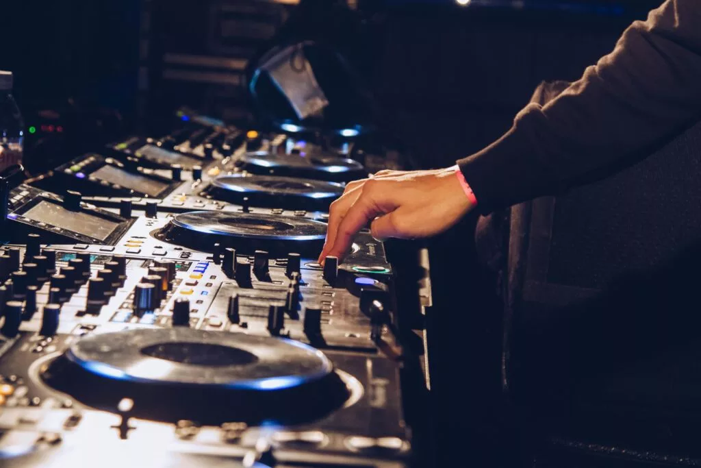 DJ на свадьбу